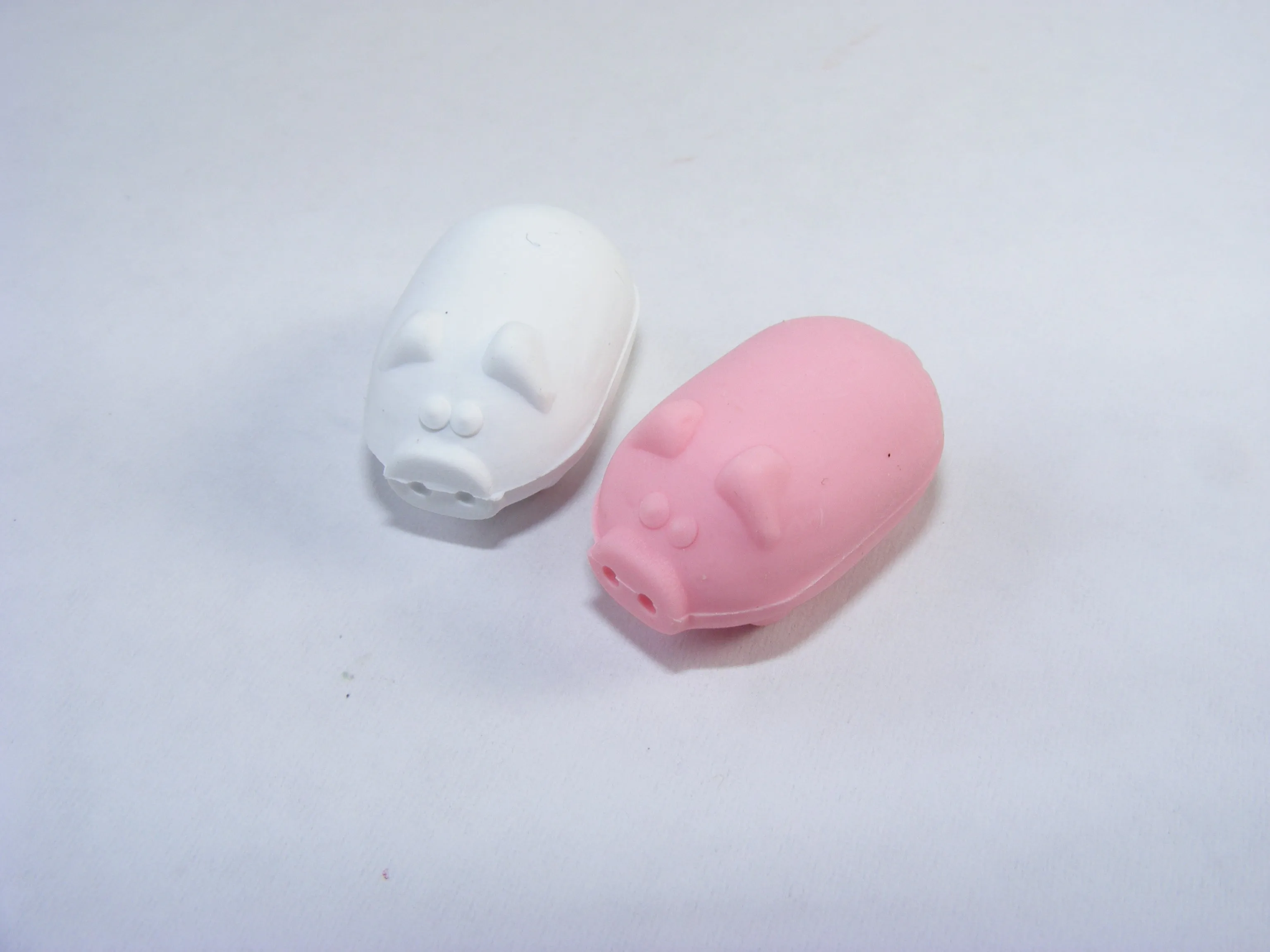 381921 DOUBLE MINI PIG ERASERS-20