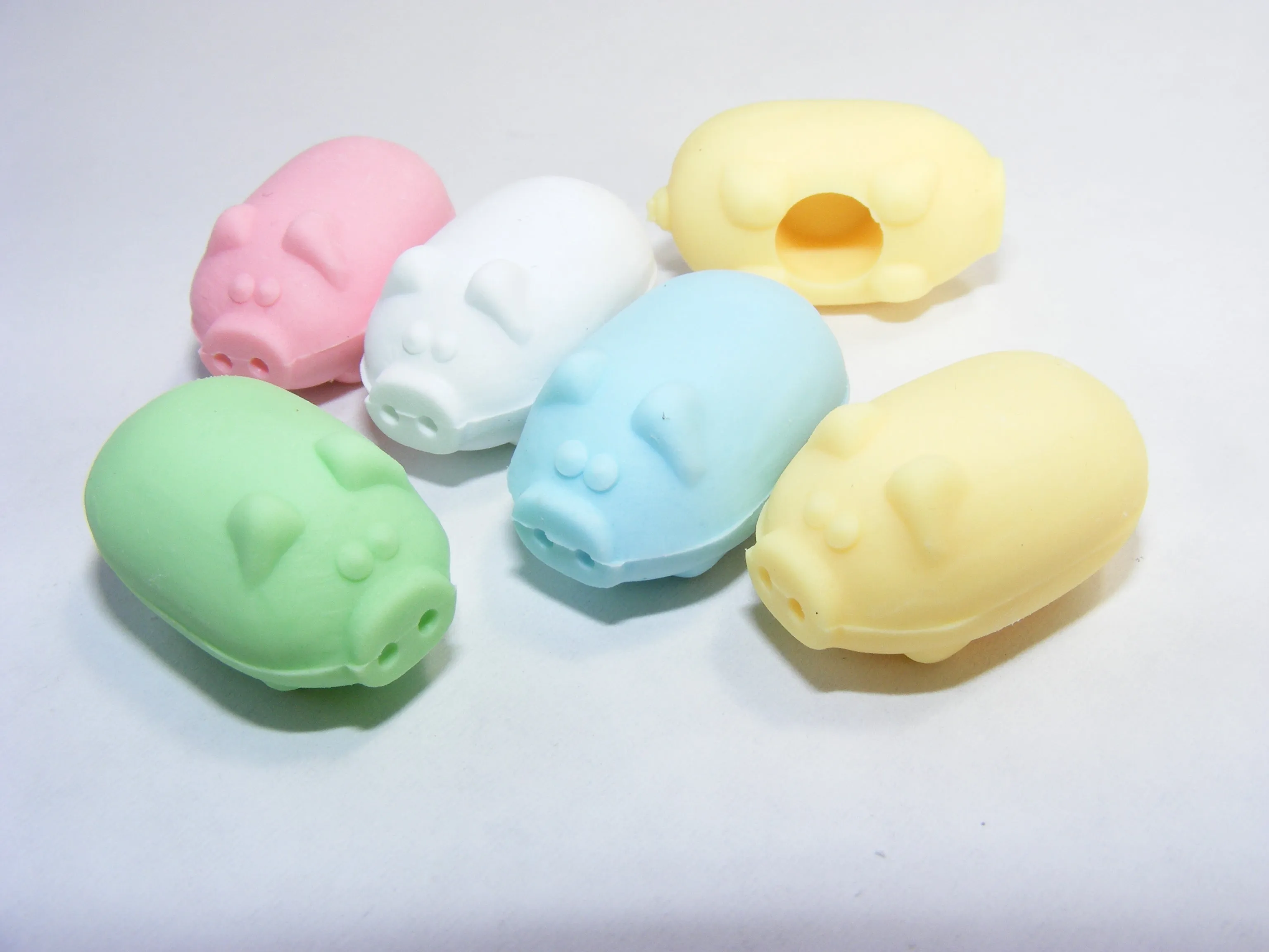 381921 DOUBLE MINI PIG ERASERS-20