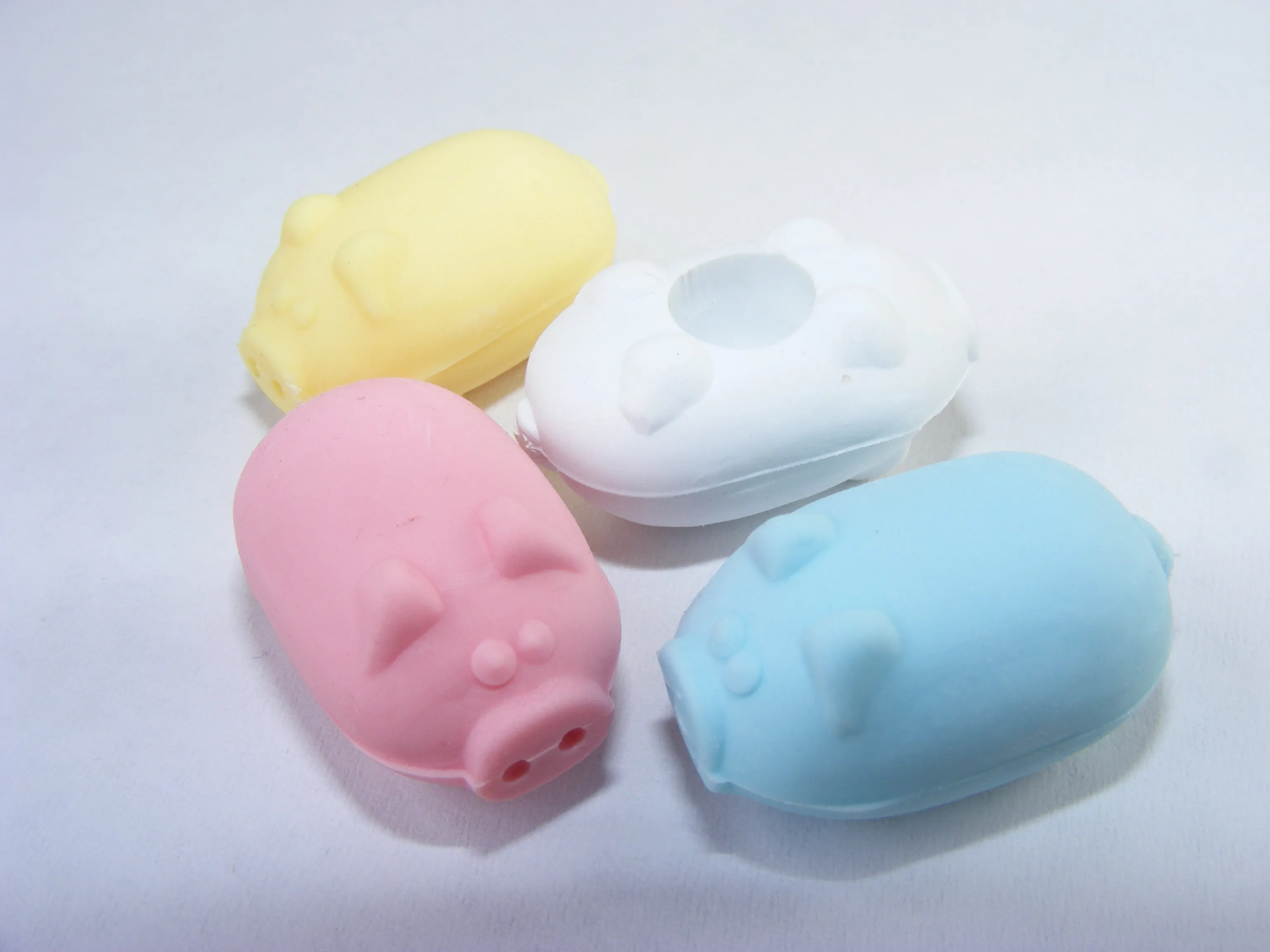 381921 DOUBLE MINI PIG ERASERS-20