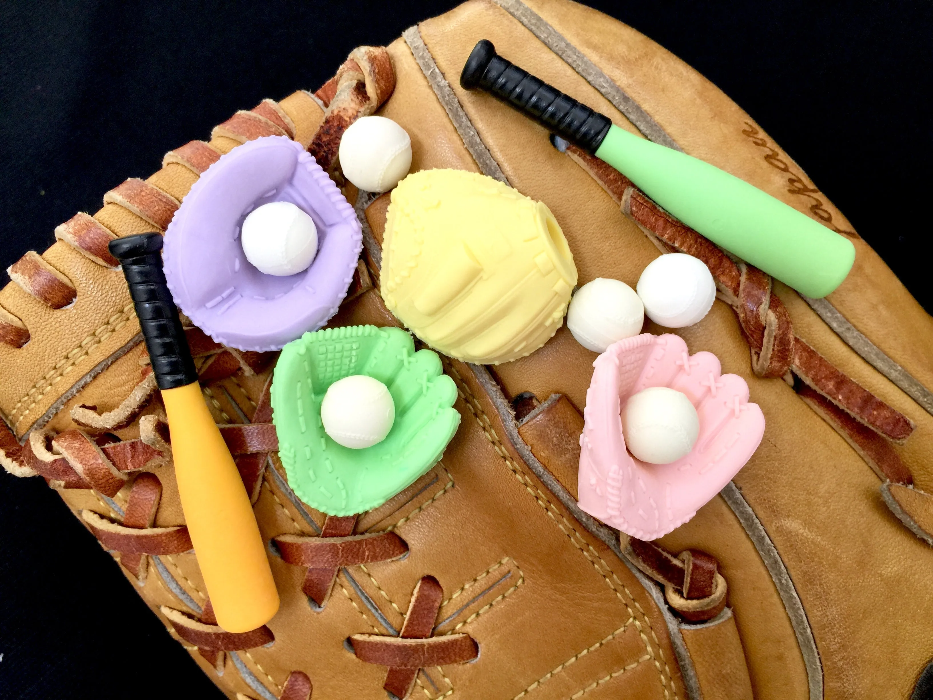 38194 IWAKO BASEBALL ERASERS-60