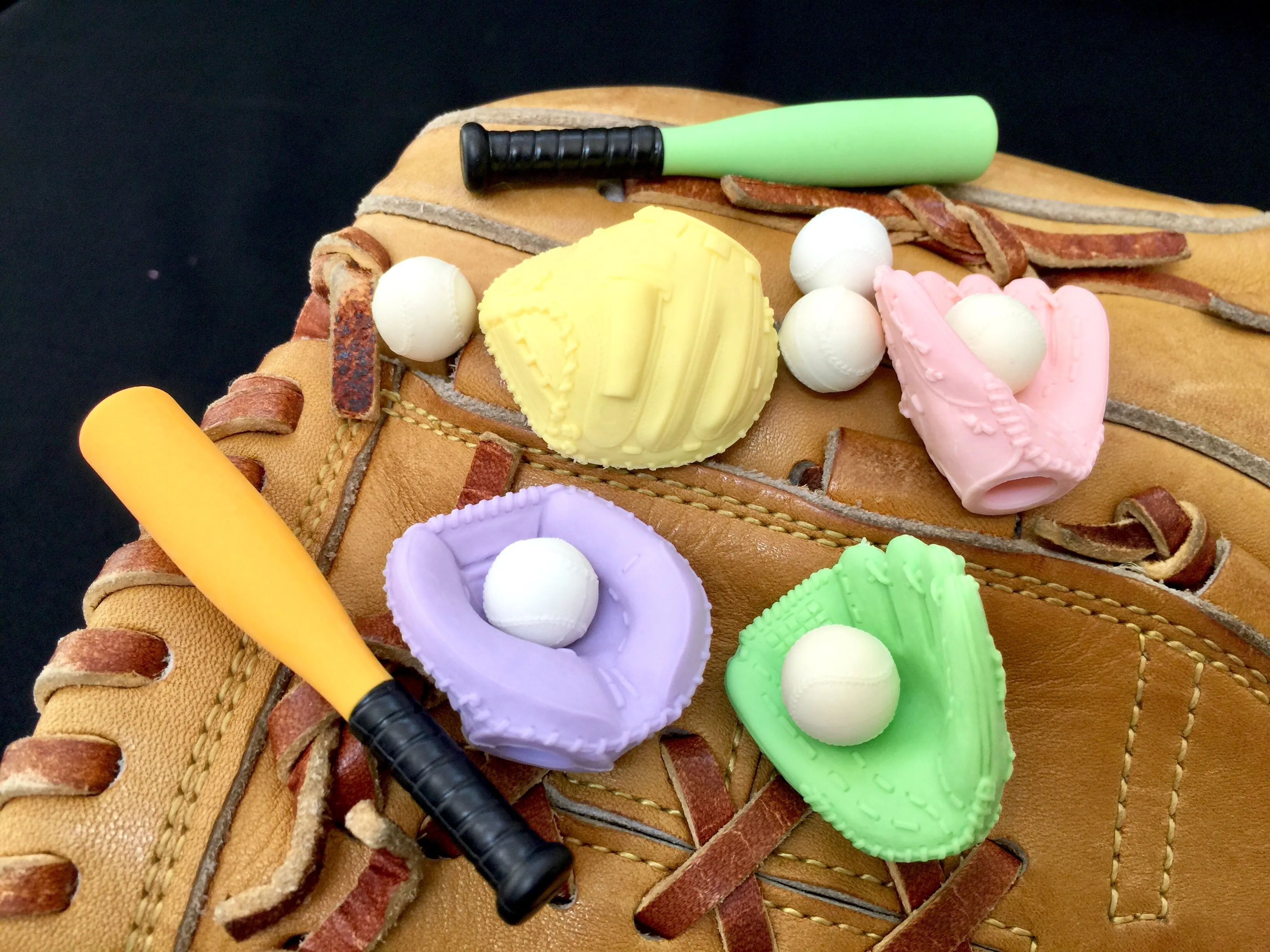 38194 IWAKO BASEBALL ERASERS-60