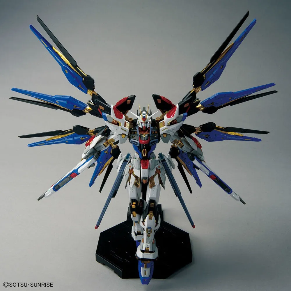 Bandai 5063368 MGEX 1/100 Strike Freedom Gundam