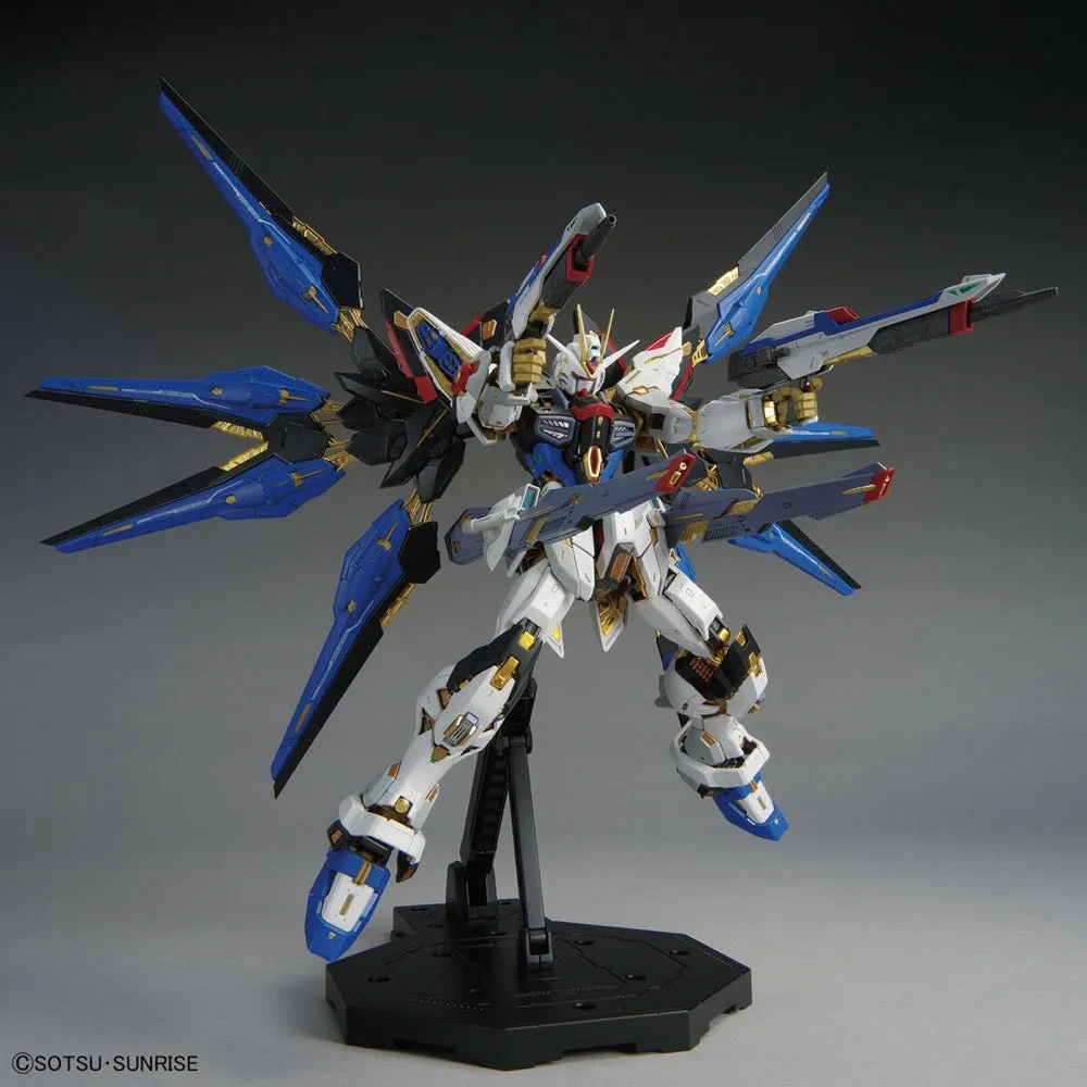 Bandai 5063368 MGEX 1/100 Strike Freedom Gundam