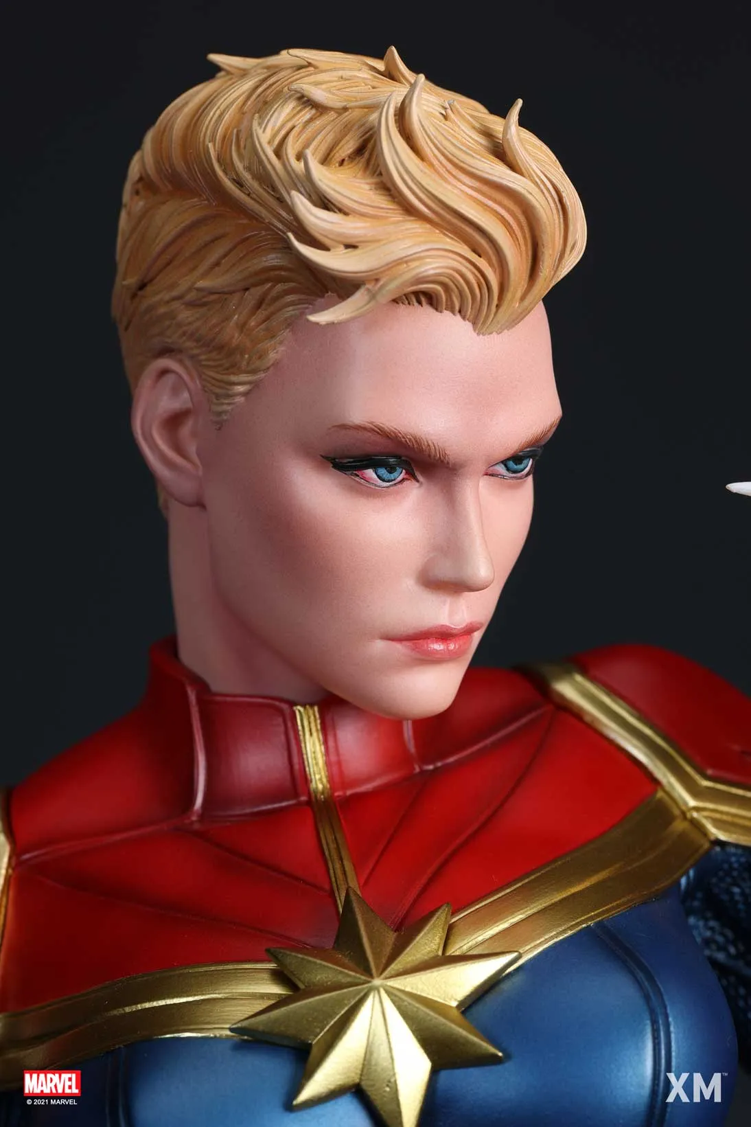 Captain Marvel 1/4 Scale Premium Statue