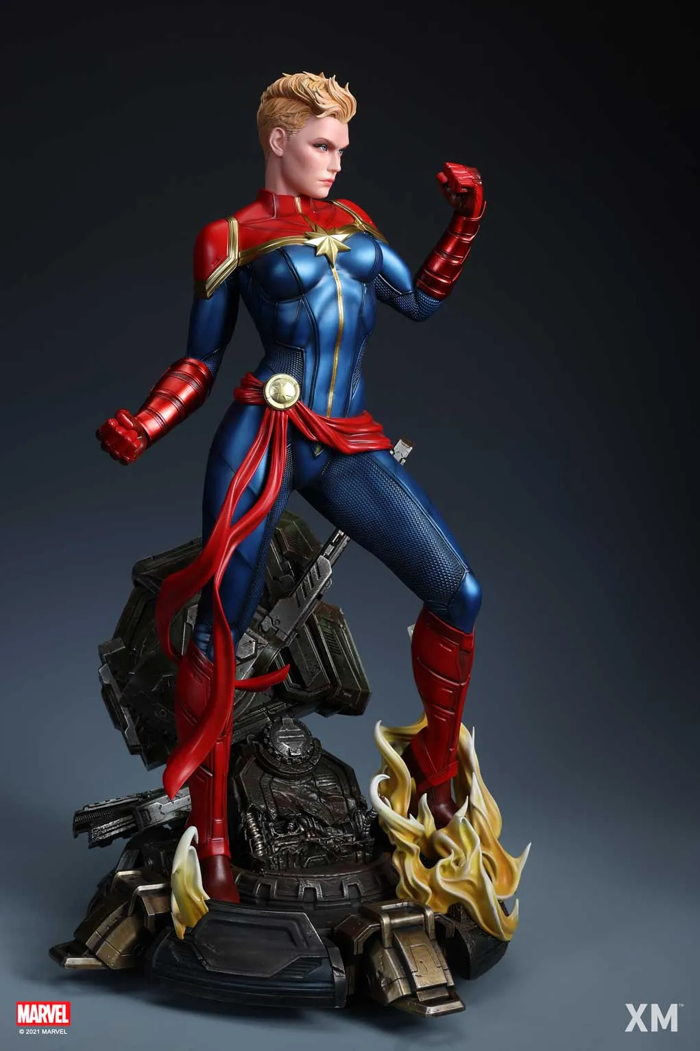 Captain Marvel 1/4 Scale Premium Statue