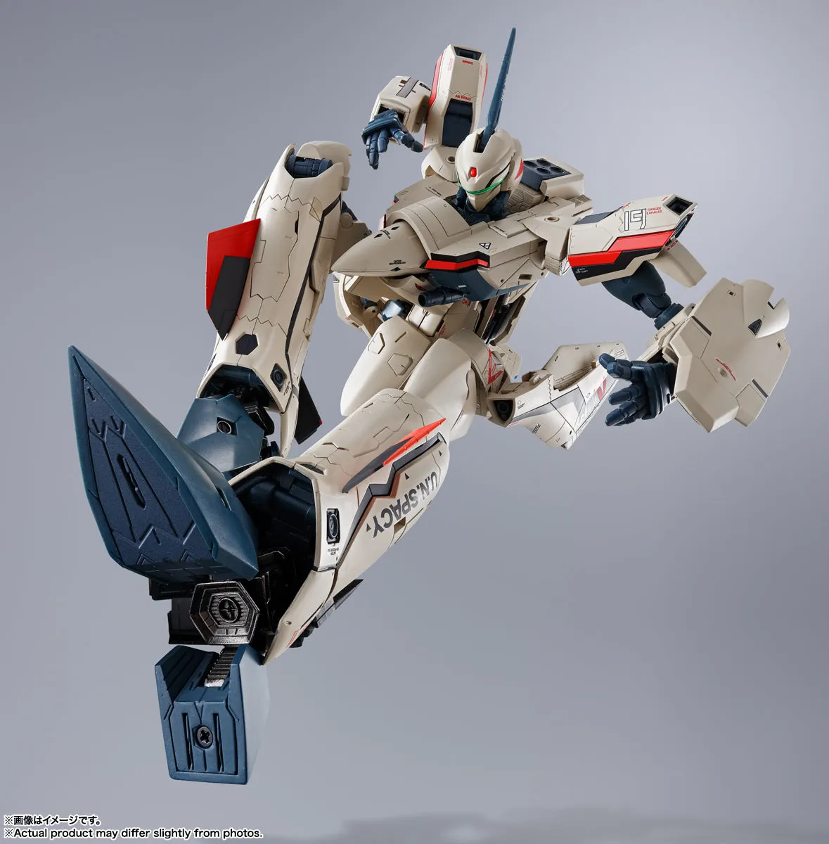 DX Chogokin YF-19 Excalibur (Isamu Dyson Fighter)