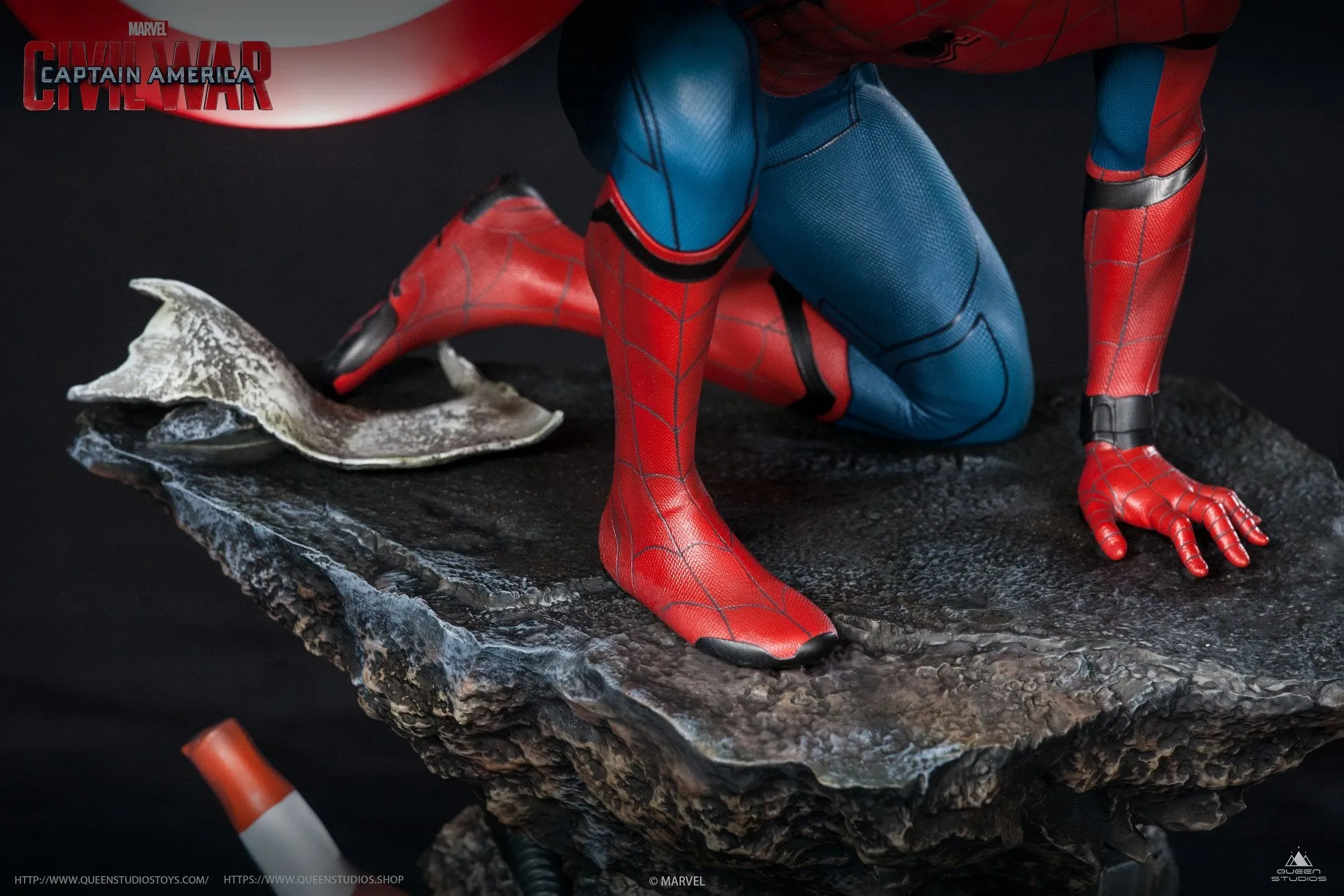 Spider-Man Civil War Premium Statue