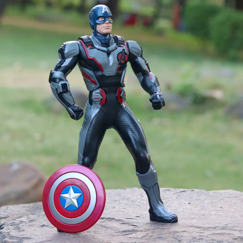 Talking Captain America (with Shield Launcher)